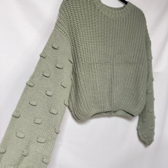 MOON & MADISON SWEATER ✨ - Picture 6 of 8